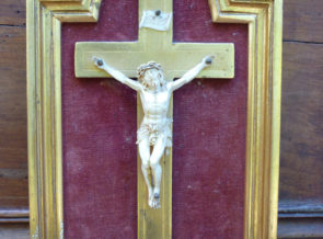 Crucifix ivoire