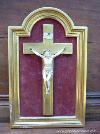Crucifix ivoire