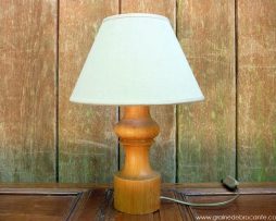 lampe en bois vintage