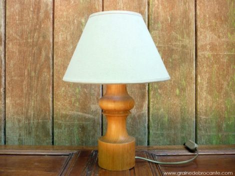 lampe en bois vintage