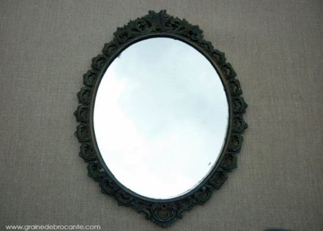 Miroir en bronze ovale