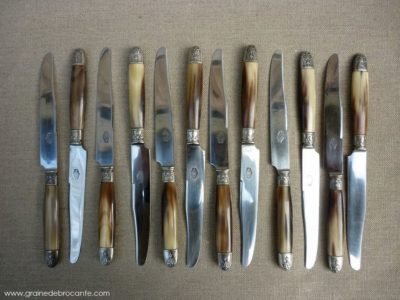 12 couteaux anciens de table