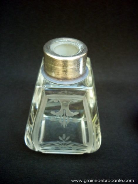 Flacons de parfum en argent massif et cristal taillé 19ème