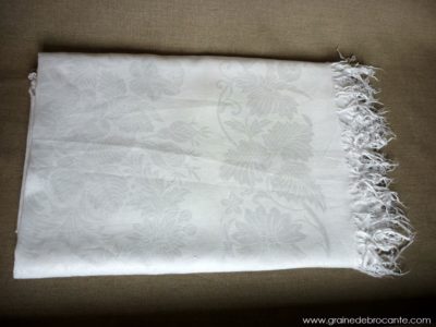 nappe ancienne blanche