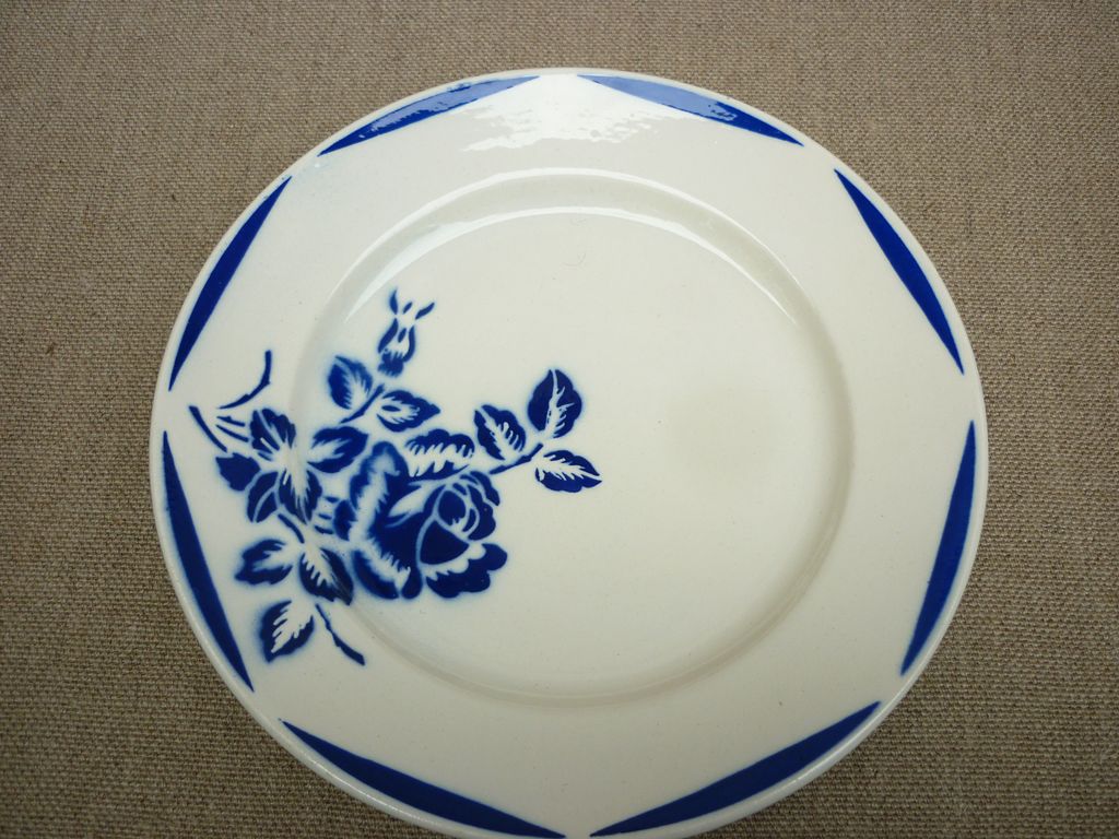 Assiettes à dessert et son plat - Rêve de Brocante