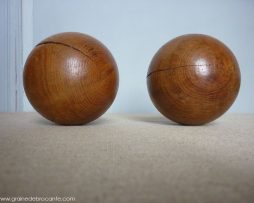 grosses boules en bois anciennes