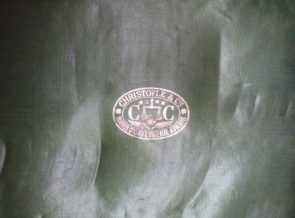 Ménagère en métal argenté de 38 pièces dont une louche et une grande cuillère de service dans son coffret d'origine signée Christofle