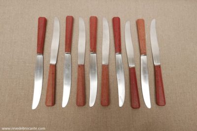 12 couteaux en bakélite vintage