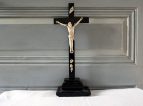 crucifix janseniste en bois et os ancien