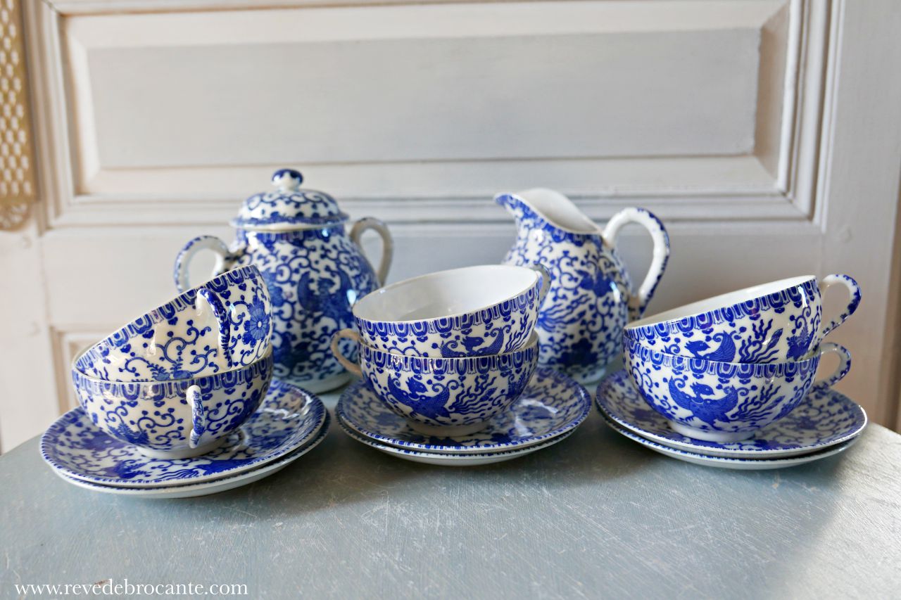 Service à thé japonais bleu et blanc
