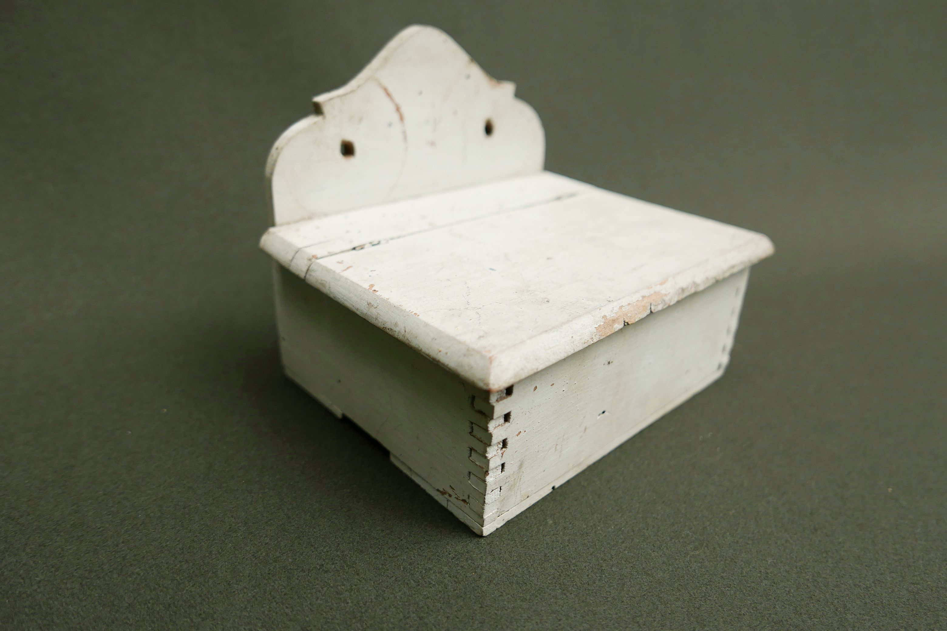Distributeur de papier toilette ancien en bois - Rêve de Brocante