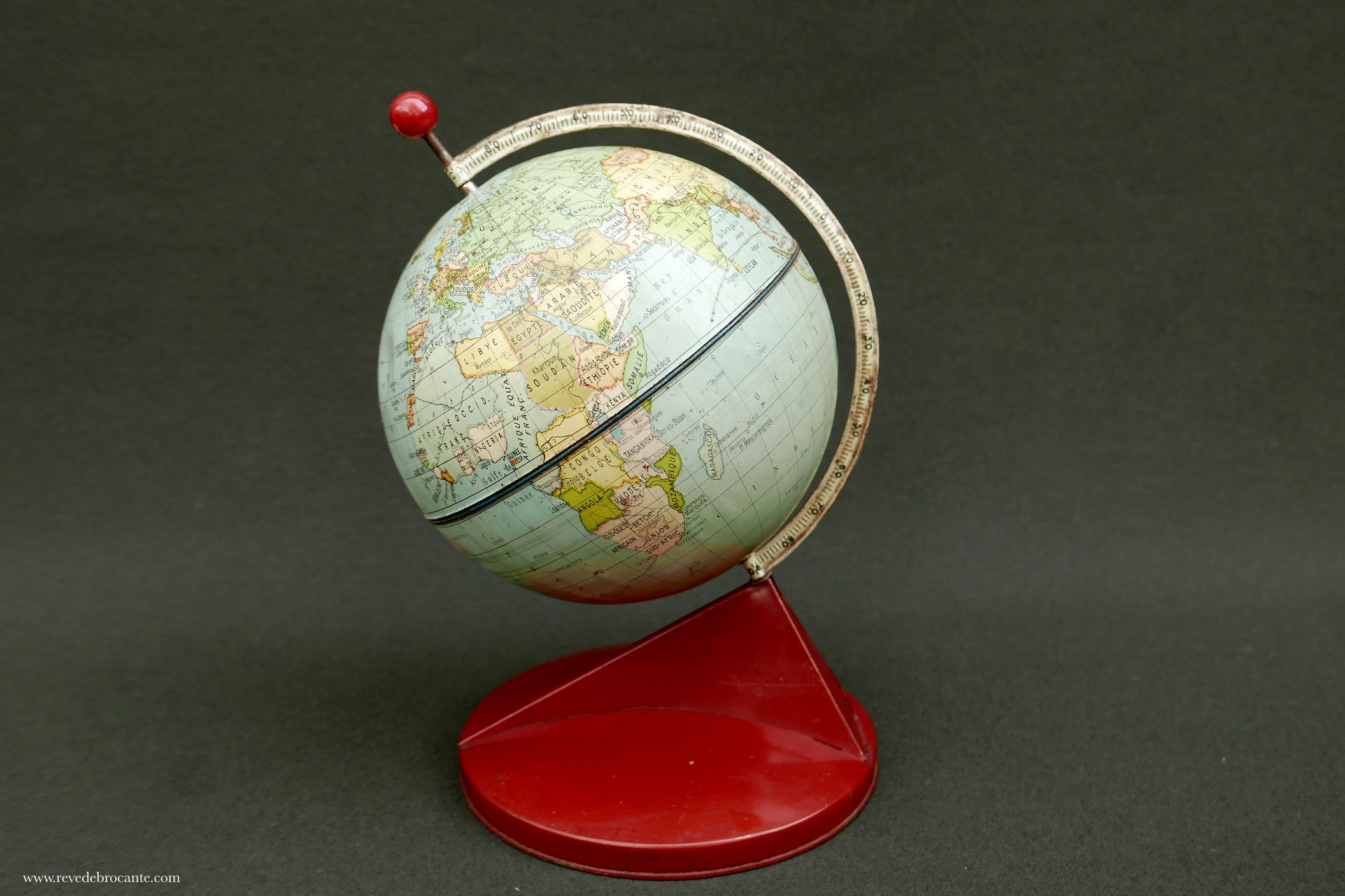 Globe terrestre en métal 1950/60